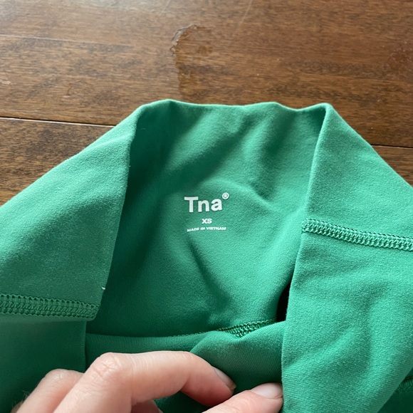 TNA action green butter leggings - Picture 3 of 5